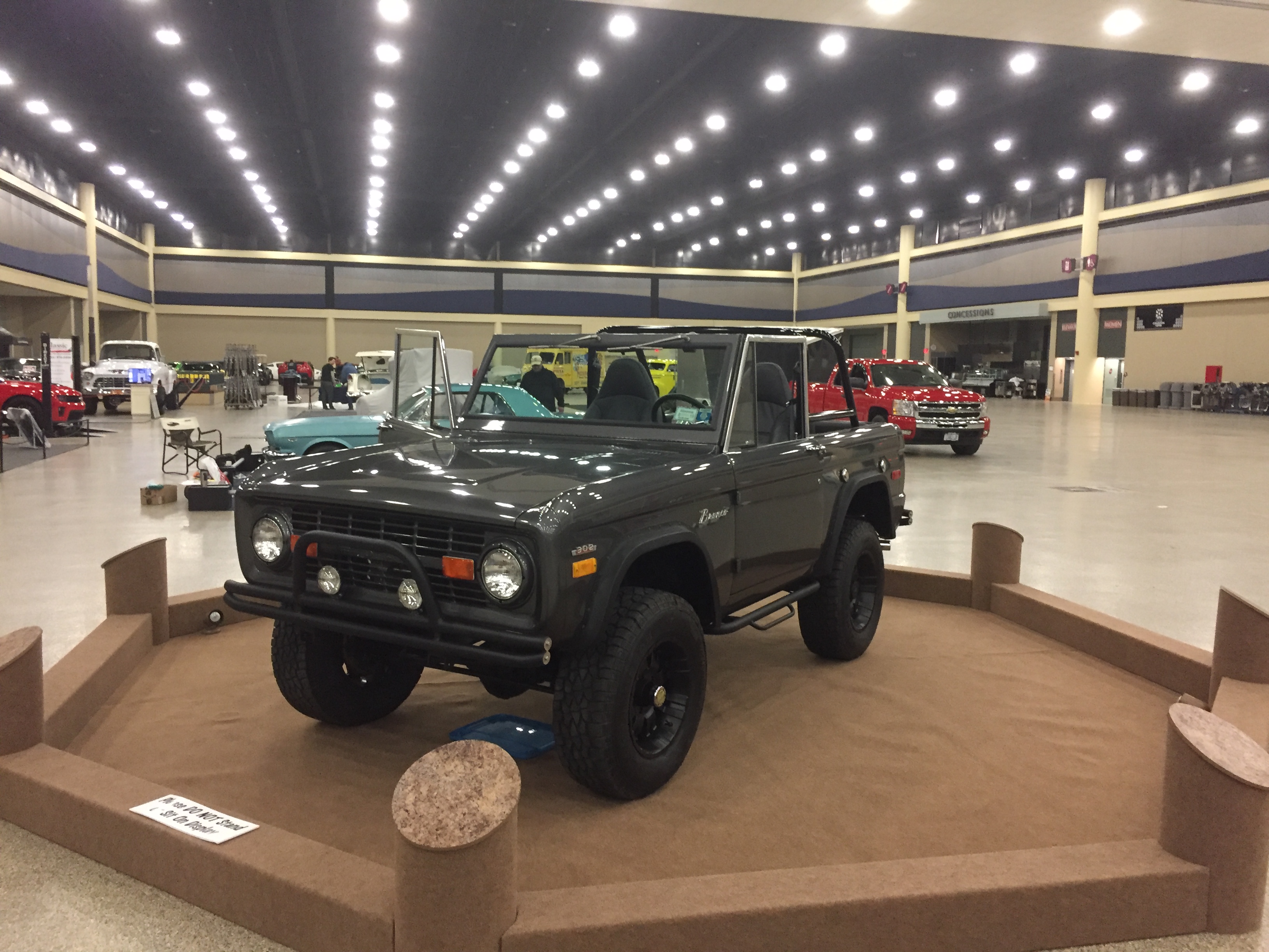 1970 Ford Bronco build photo 6
